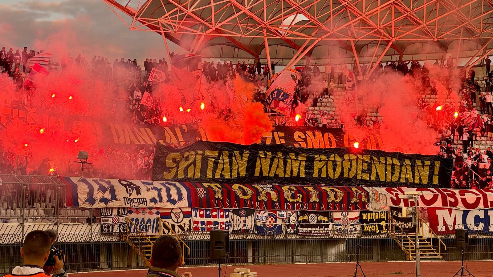Torcida poslala poruku za svoj rođendan