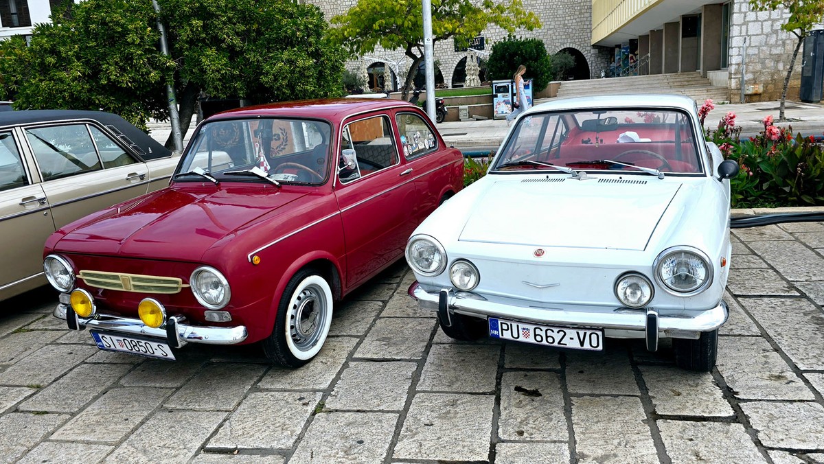 Od Fiće i Yuga do Porschea i Forda Thunderbirda: oldtimeri osvojili Šibenik