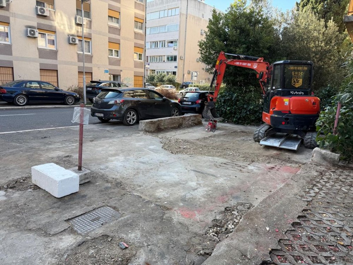 UKLONJENA 'CRVENA' Nema više jednog od najpoznatijih dućana na Skalicama