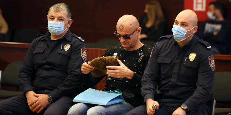 ZAVRŠENO SUĐENJE ZA UBOJSTVO U OMIŠU Ringwald dva puta izbačen iz sudnice, Pirić se izrezao žiletom u zatvoru