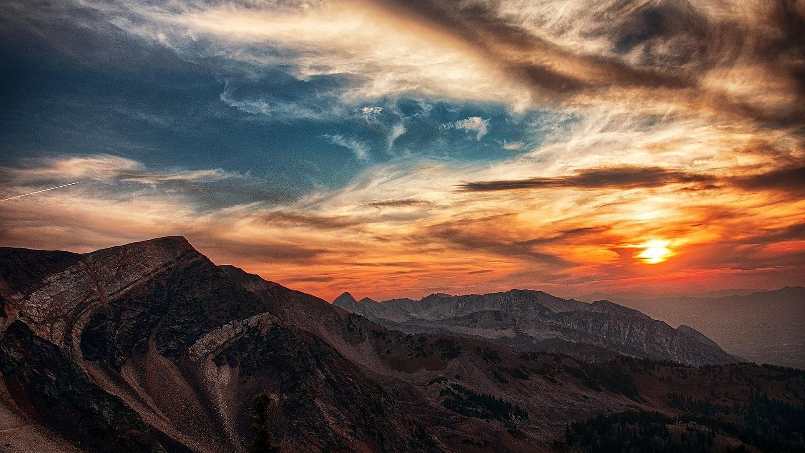 Najvažnije iz stoljetne povijesti Hrvatskog planinarskog društva 'Mosor'