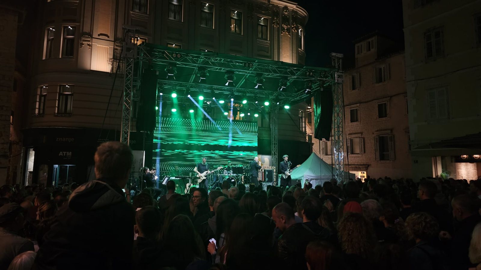 UŽIVO Urban & 4 sviraju na Pjaci