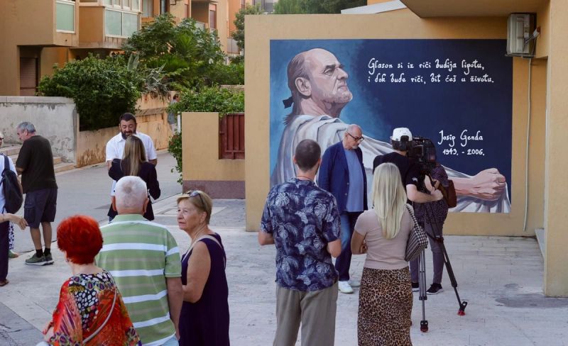 FOTO/VIDEO 'Nacionalnom prvaku i dragom susjedu': Mural u čast Josipa Gende na Mertojaku