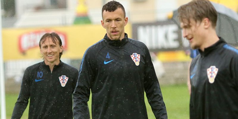 FOTOGALERIJA IZ OMIŠA: Kiša sve pokvarila, trening je trajao samo dvadesetak minuta