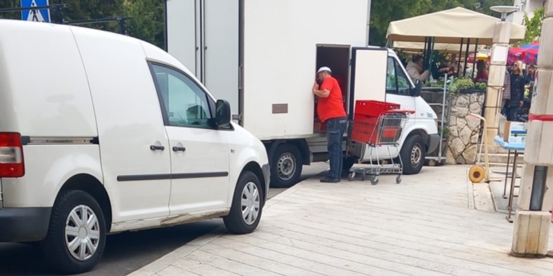 FOTO UBOD 'Na pazariću na Sućidru vlada komunalni nered'