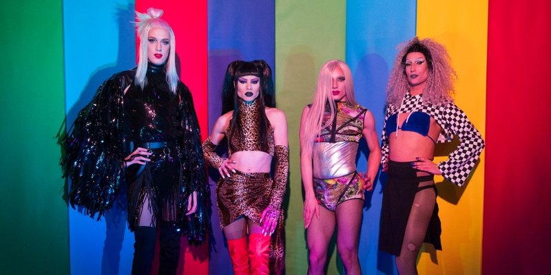 NA PLATOU DOMA MLADIH House of Flamingo donosi program Fanny Packt