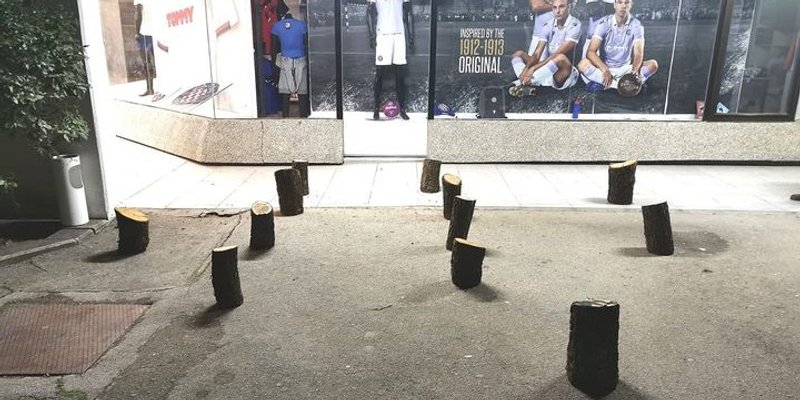 NOĆNA AKCIJA Na Poljudu postavljeno 11 panjeva