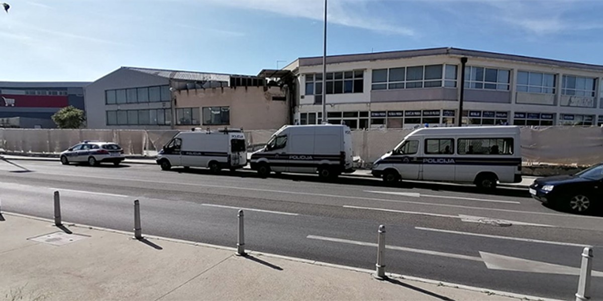 GUŽVA KOD ARENE Blagajna još nije otvorena, a red je ogroman: 'Ovdje smo od 7 ujutro'