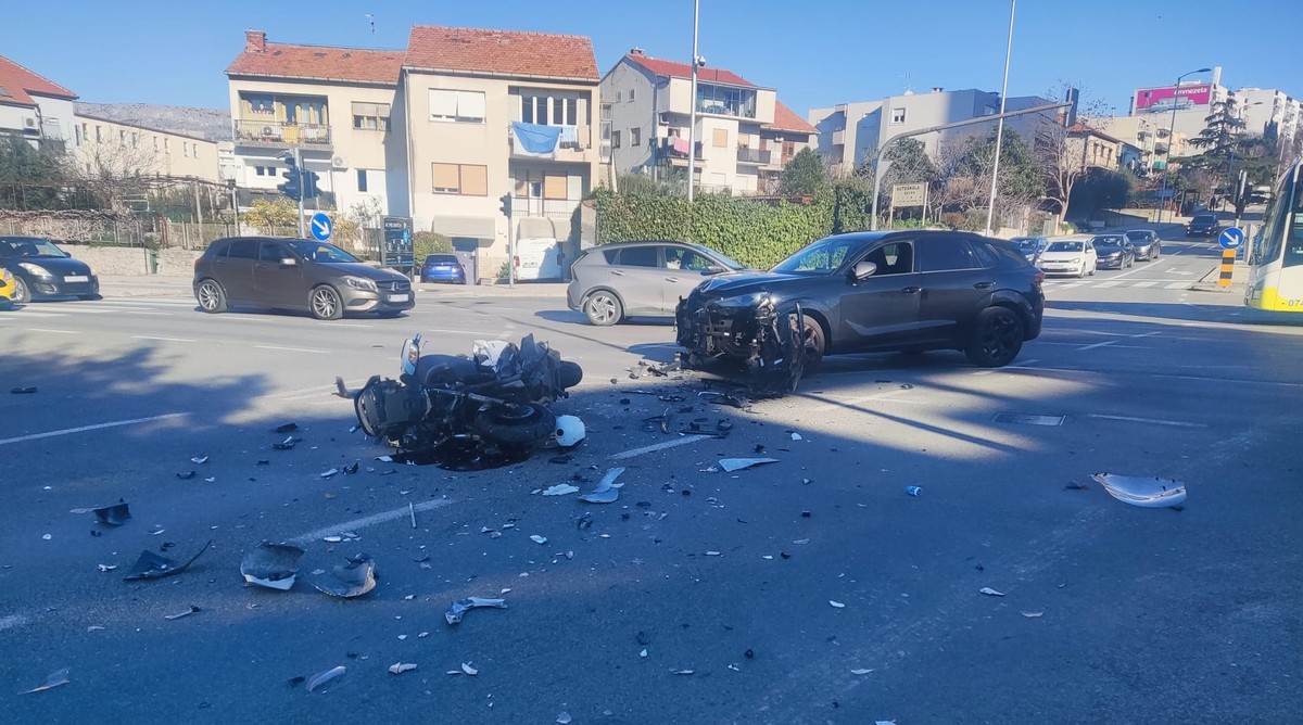 TEŠKA PROMETNA U SPLITU: Na križanju Dubrovačke i Velebitske oboren vozač motocikla