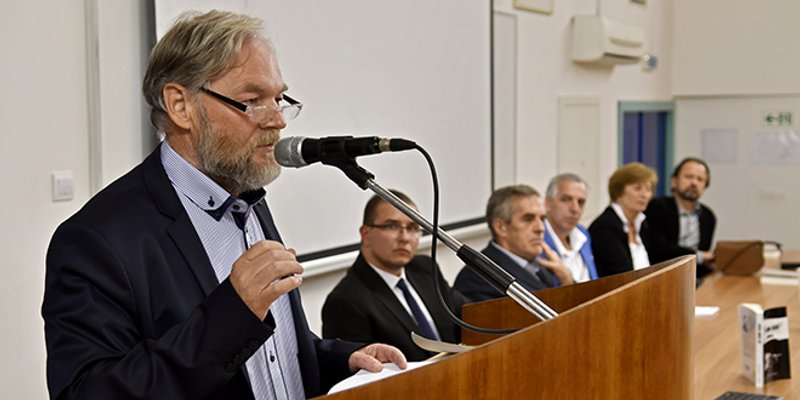 Knjiga 'Ja sam 6387' predstavljena u Splitu: 'Htio sam napisati istinu, jer se na laži ne može graditi bolja budućnost u Hrvatskoj'