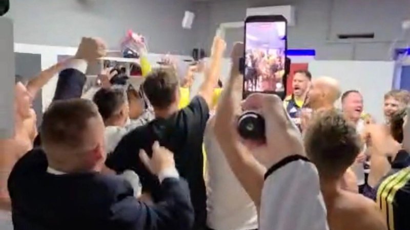 VIDEO IZ SVLAČIONICE: Graf i Bilić u transu, igrači u deliriju