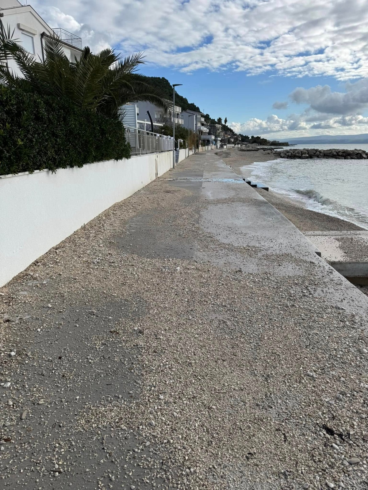 PODSTRANA Sanira se biciklističko-pješačka staza na obali u Sv. Martinu i Grbavcu