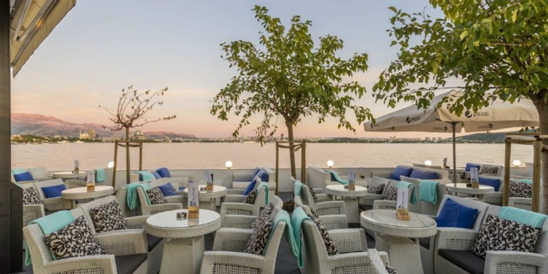 NAUTILUS Restoran u Kaštel Sućurcu goste osvaja vrhunskom spizom i spektakularnim pogledom