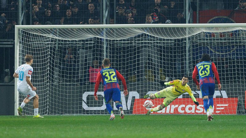 KOMENTAR UTAKMICE: Da je Krovinović nabio taj balun na tribinu, Hajduk bi imao prolaz, ali to je nogomet