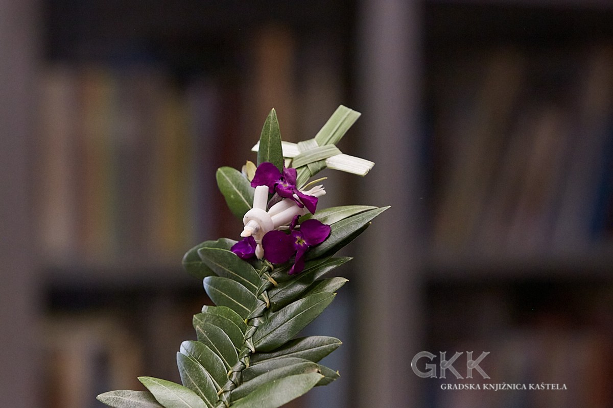 Uskrsna radionica u Kaštel Sućurcu: pletenje maslinovih grančica, palmi i izrada barabana