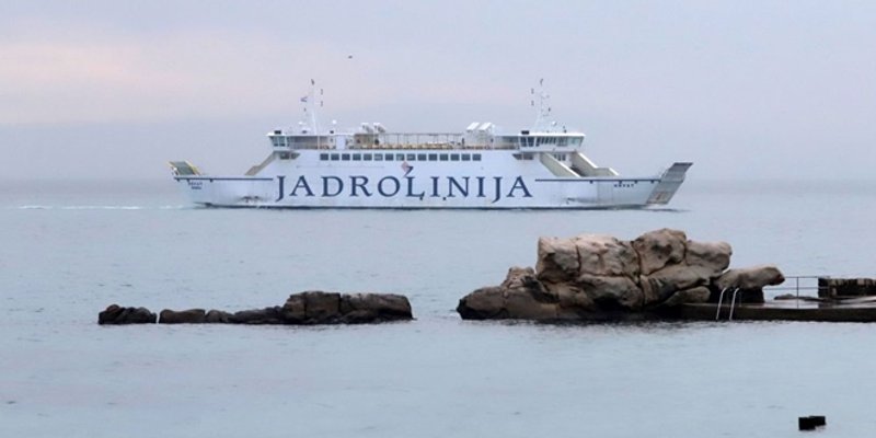 Jadrolinija svim zaposlenicima linearno podiže plaće za 130 eura bruto 