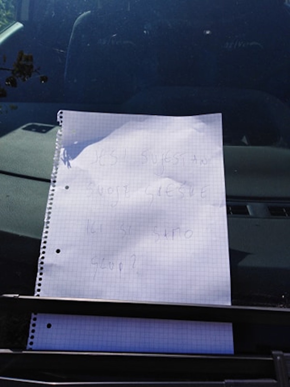 Autom zatvorio parking kod FESB-a, pročitajte kakva ga je poruka dočekala ispod brisača