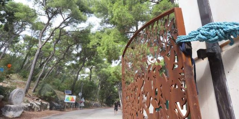 NAKRIVILA SE: Nakon prolaska vatrogasaca oštećena sjeverna vrata na Marjanu 