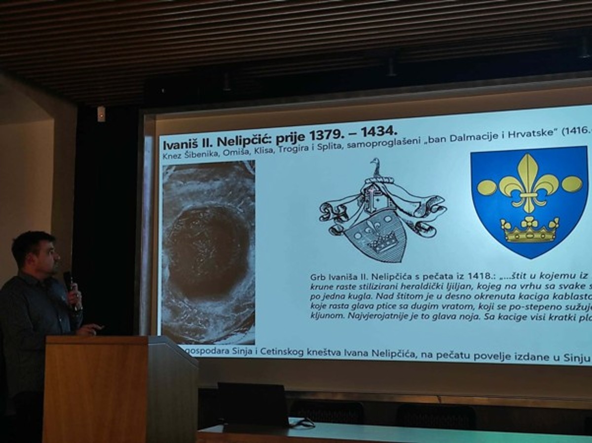 Heraldika Nelipčića u sjeni Šubića i Kotromanića: Politička simbolika između krune, ljiljana i bedema
