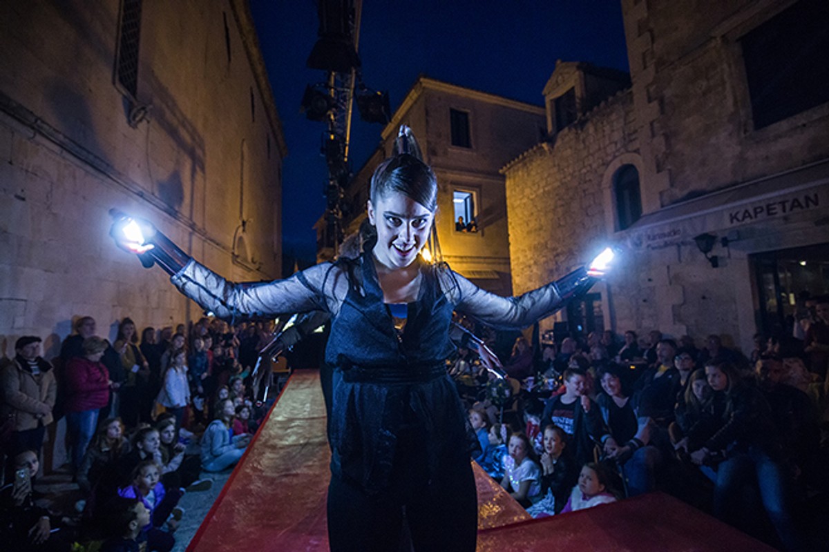 Dan grada Omiša uz zvijezde s malih ekrana, besplatnu spizu i reviju frizura