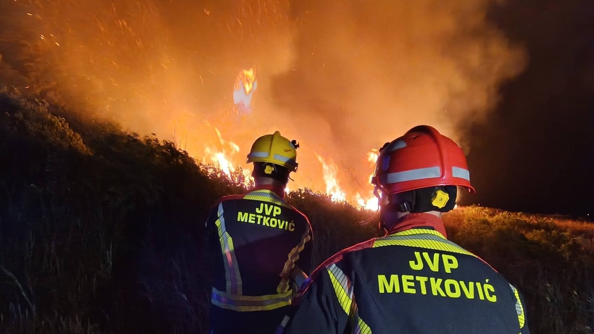 POŽAR U DOLINI NERETVE Gori teško pristupačan teren