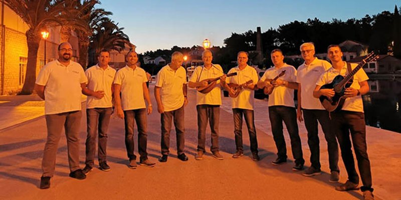 SMOTRA OTOČNIH KLAPA Osmi put u Vrboskoj na Hvaru održat će se koncert