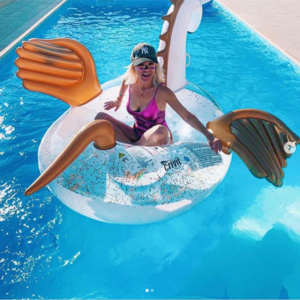 Poznate Hrvatice uživaju na obali, pogledajte njihove seksi fotografije u kupaćim kostimima