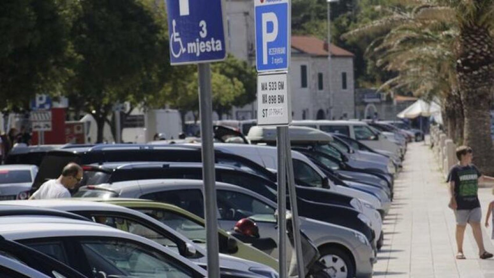 Evo koliko će vas ovog ljeta stajati parkiranje u Makarskoj
