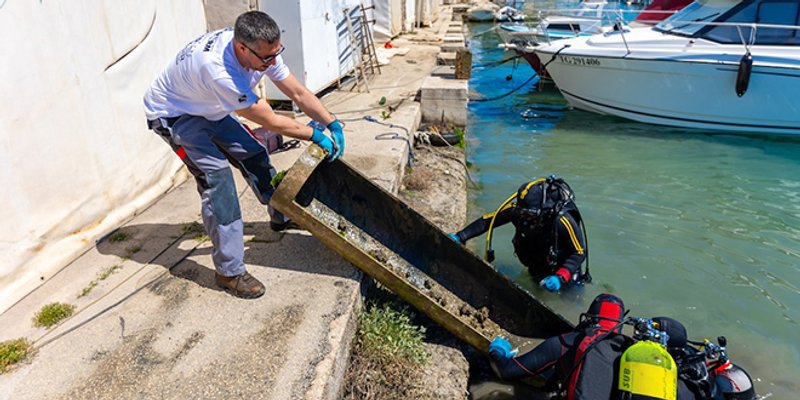 FOTOGALERIJA Pred Uskrs očišćeno podmorje trogirske rive