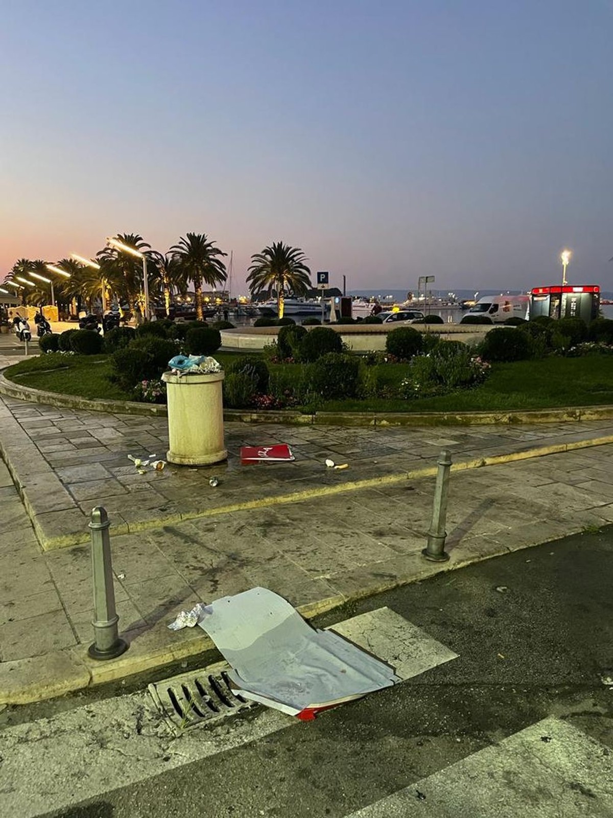 Smeće u centru grada