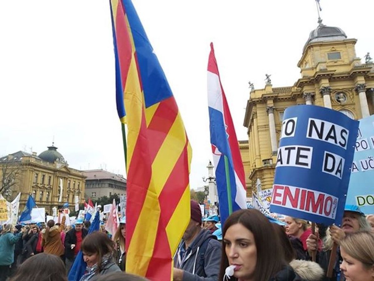 UŽIVO Završio prosvjed na Trgu bana Jelačića, na kraju se pjevalo 'Neopisivo' i 'Budi ponosan'