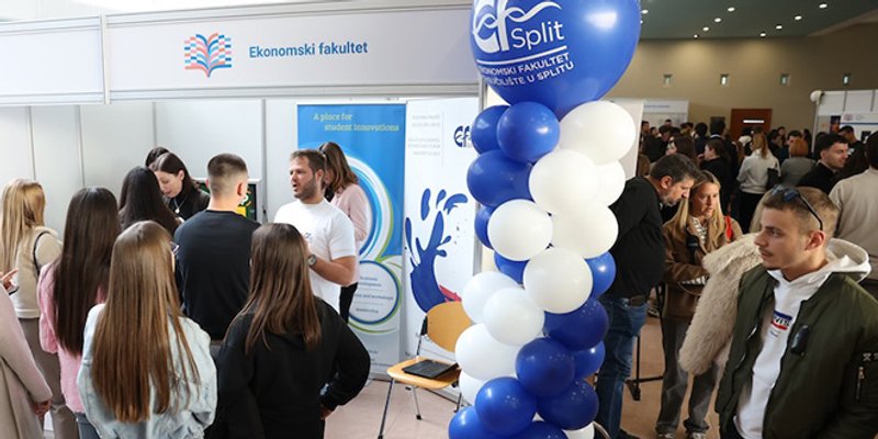 FOTOGALERIJA Tisuće maturanata stiglo na Sveučilište u Splitu: 'Uvjeti studiranja izdvajaju nas od ostalih'