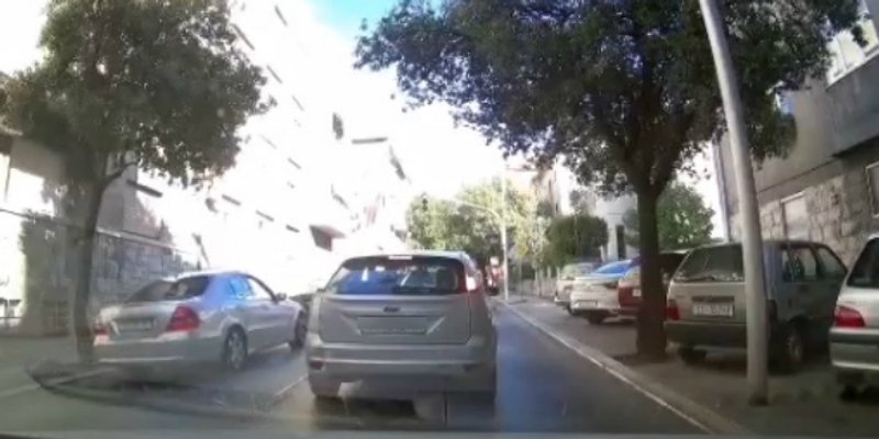 VIDEO IZ SPLITA Čak četiri vozača prošla kroz crveno