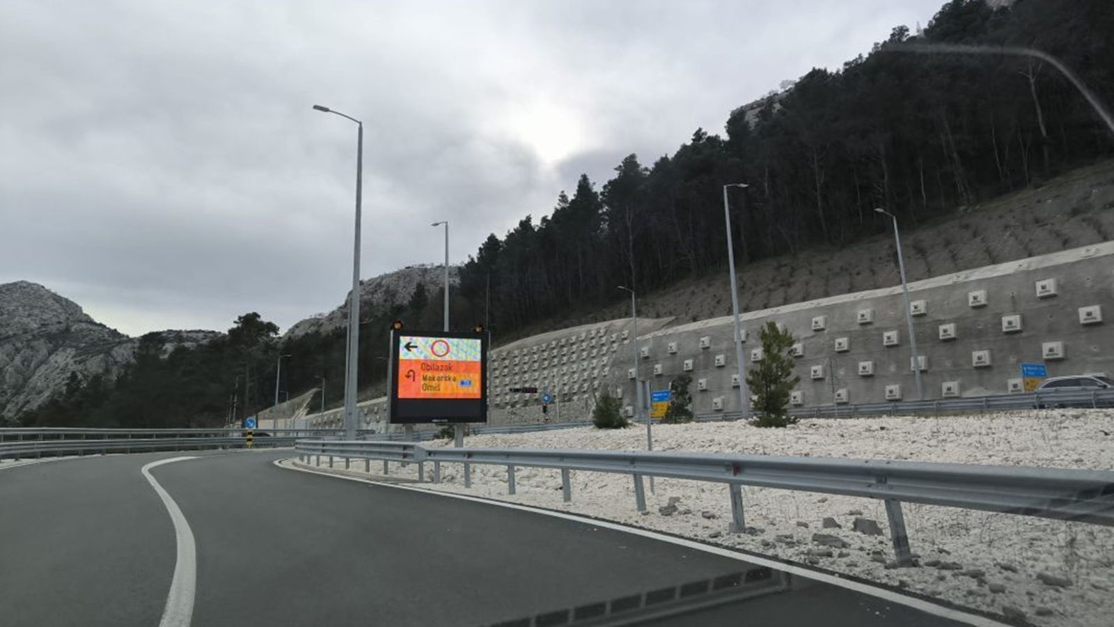 Omiška obilaznica zatvorena je za sav promet