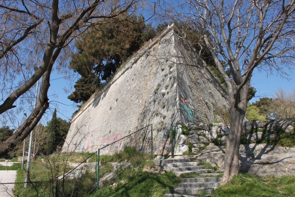 Legenda vezana za splitske utvrde: Turci su poštedjeli samostan na Poljudu kada im je gvardijan pokazao sliku na kojoj je Muhamed