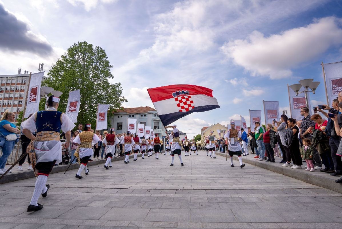 Svi zajedno hrvatsko naj