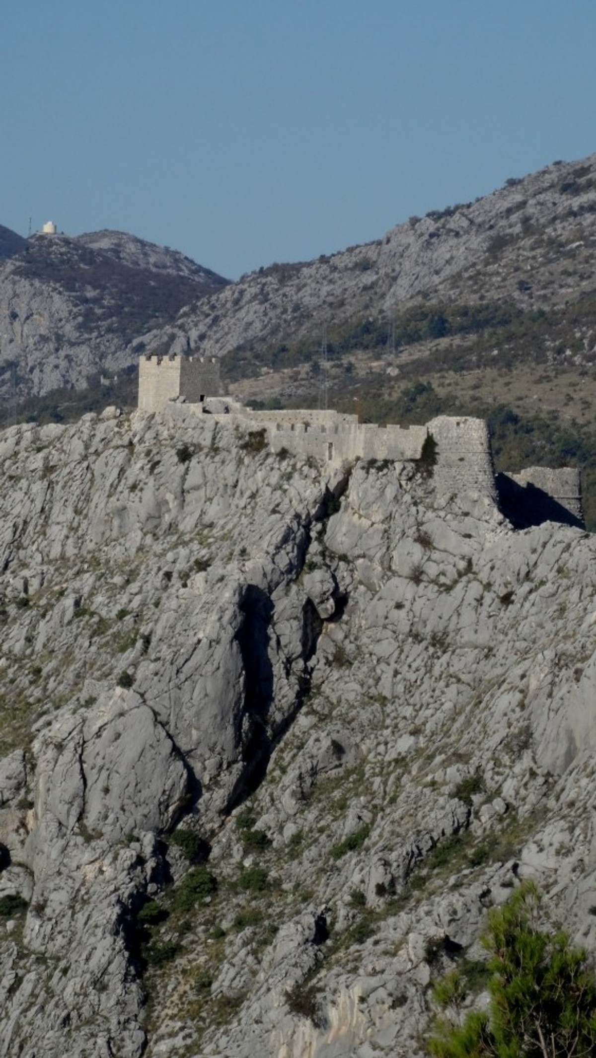 Starigrad iznad Omiša