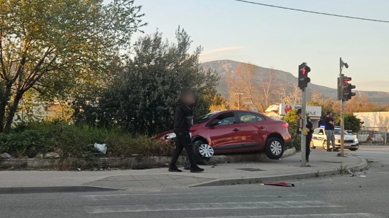 PROMETNA U HERCEGOVAČKOJ Sudarila se dva vozila
