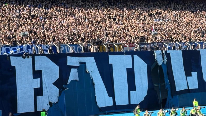 Boysi ponovno objesili transparent koji im je zapalila Torcida