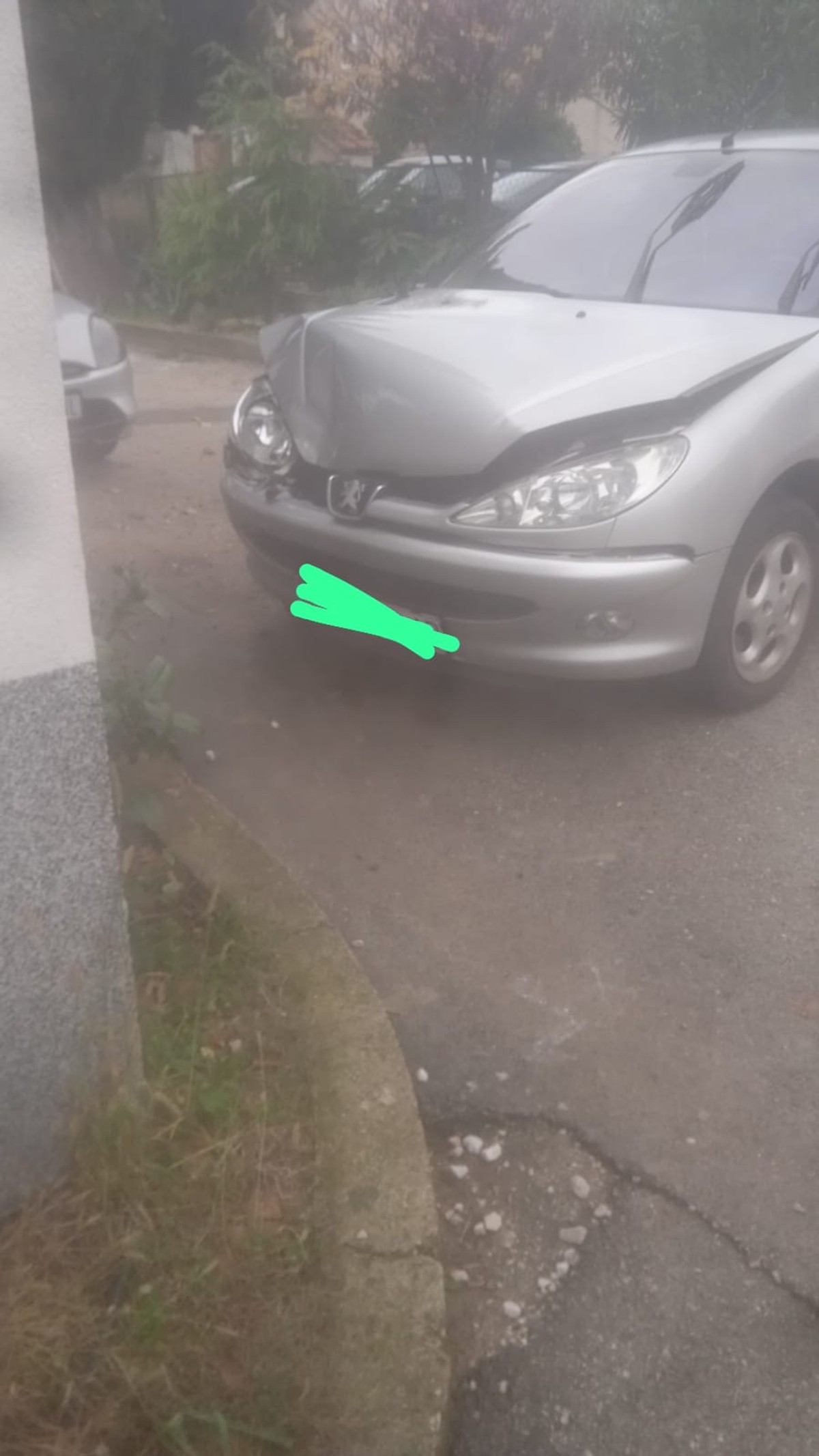 KAŠTEL ŠTAFILIĆ Pred školom se sudarila dva automobila