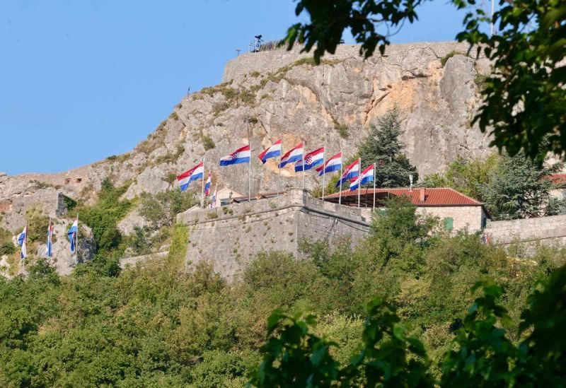 Zastave u Kninu
