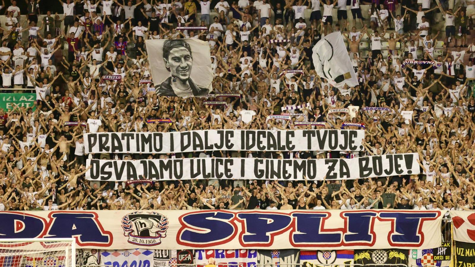 Torcida posvetila poruku preminulom navijaču