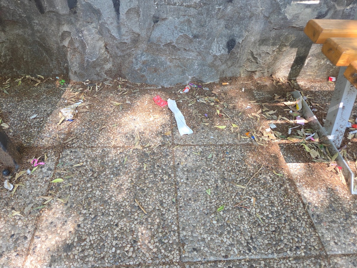 FOTO UBOD Građani upozoravaju na nehigijenske uvjete u dječjem parkiću u Splitu