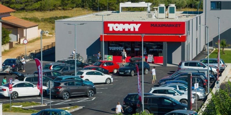 Tommy otvorio maximarket na Viru