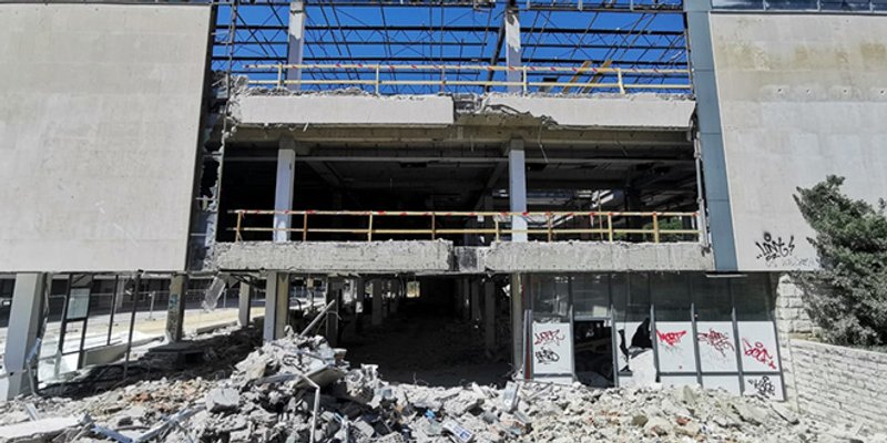 GRADILIŠTE U CENTRU SPLITA Standa ostala bez fasade, sudski uredi imat će prozore