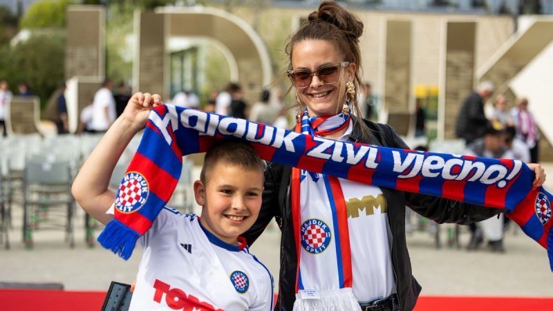 FOTOGALERIJA: Preko 5.000 donatora upisalo se u park 'Za sva vrimena'