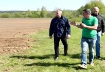 Ministar Vlajčić posadio čuvanu sortu krumpira Koravca