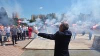 FOTO/VIDEO Studenti bakljadom i hajdučkom pjesmom dočekali novog rektora