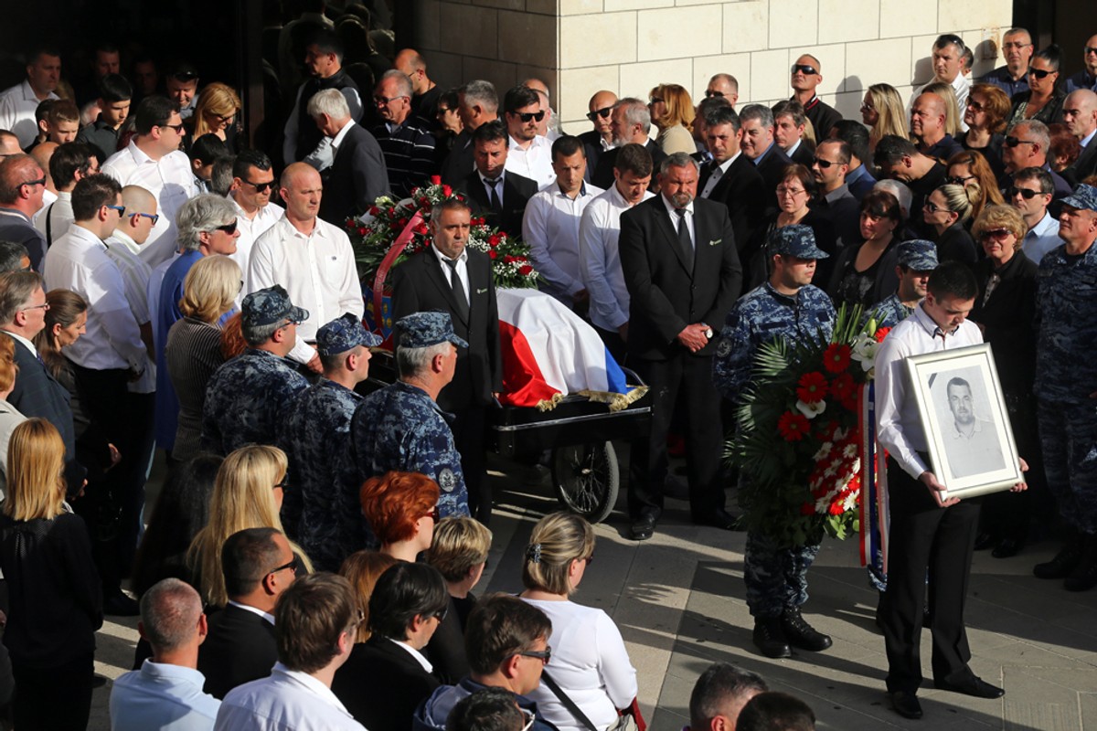 Sprovod Žana Ojdanića