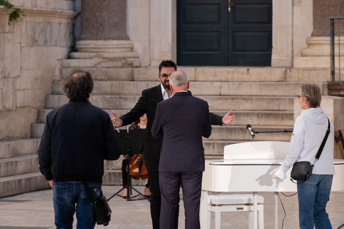 Grašo na praznom Peristilu